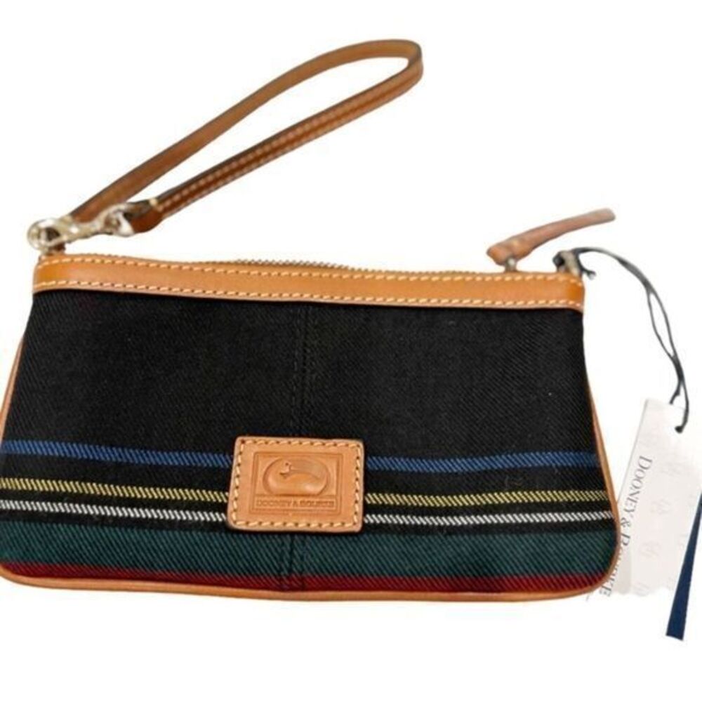 Dooney & Bourke plaid large cloth wristlet NWT